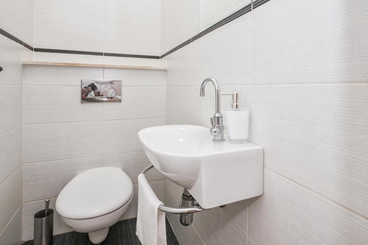 3-Bedroom Sea View Apartment - Balcony, Elevator - Spinut, Split 스플리트 외부 사진